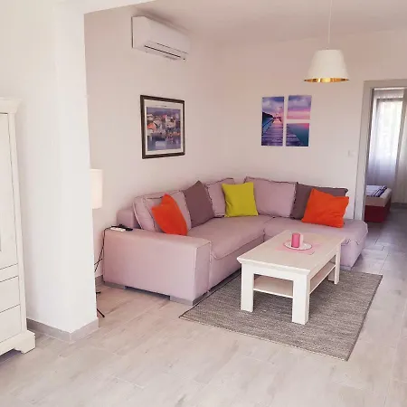 Rogoznica Sunny * רוגוזניצה