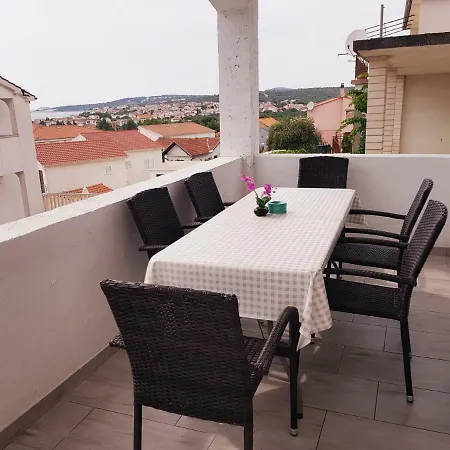 Rogoznica Sunny רוגוזניצה